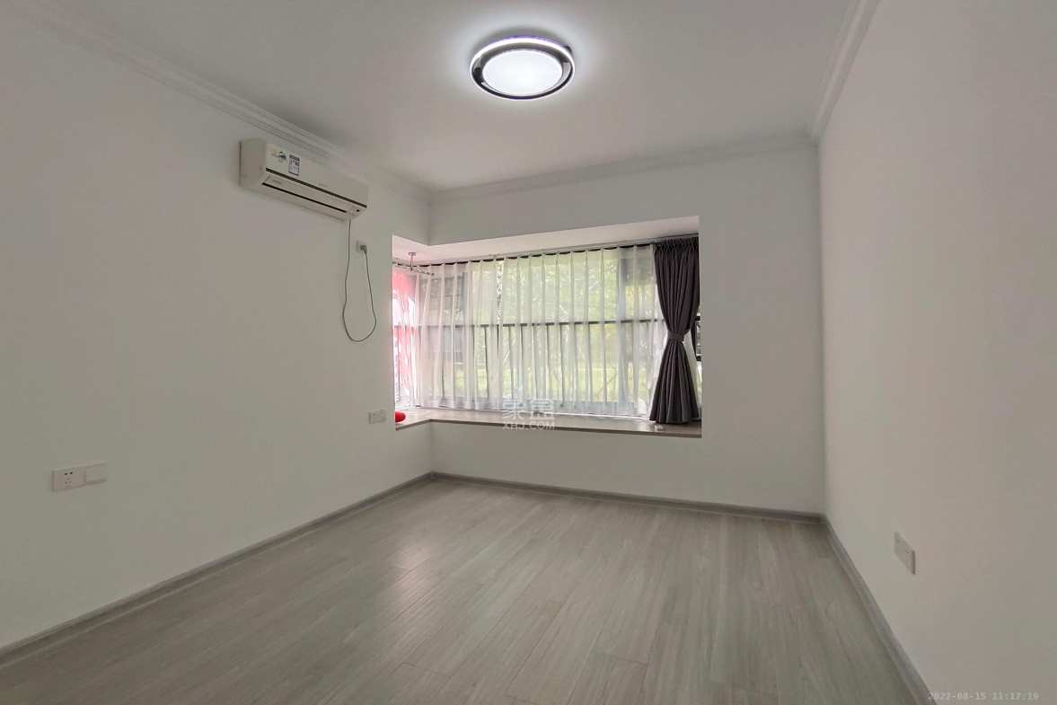 天健城（天健芙蓉盛世三期）  3室2厅1卫    4000.0元/月室内图1