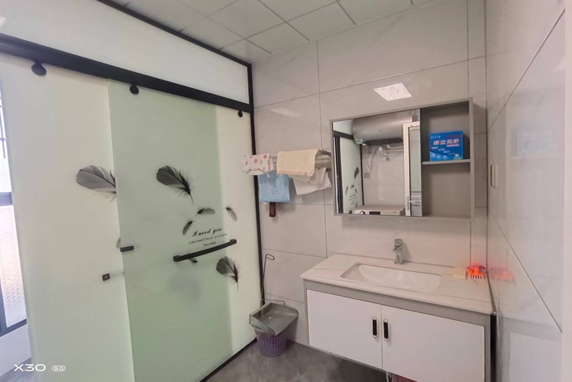 新九龙环球商业广场  2室1厅1卫    1500.0元/月室内图