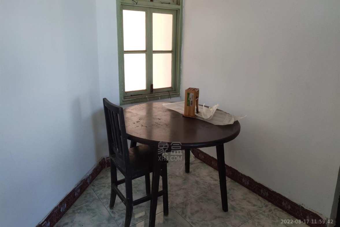 粮贸楼 2室1厅1卫 600.0元/月 粮贸楼 2室1厅1卫 600.0元/月室内图