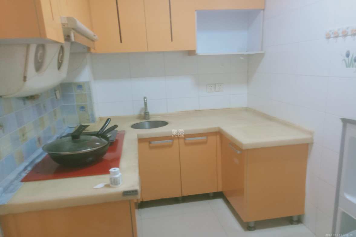 鸿飞大厦  2室1厅1卫    2200.0元/月室内图1