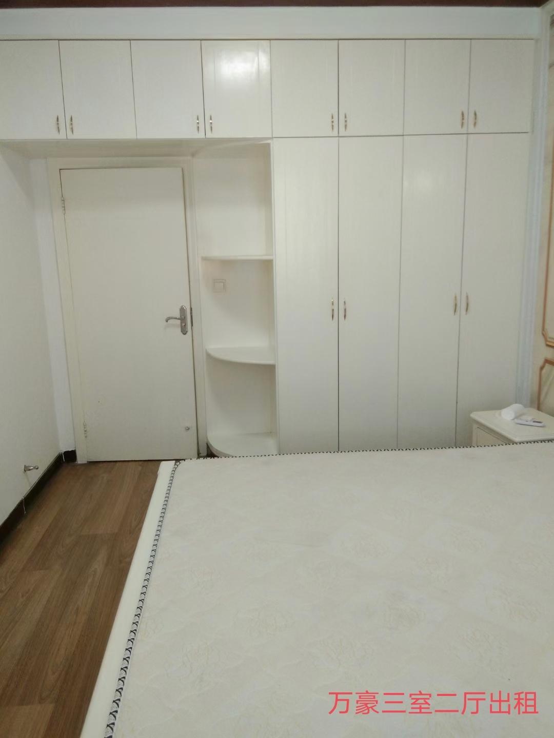 万豪城市花园  3室2厅1卫    2000.0元/月室内图