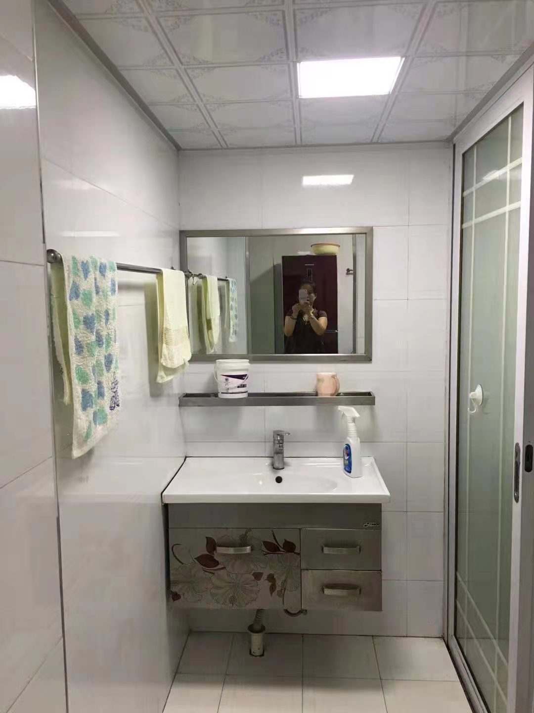 卧龙港  3室2厅2卫   1800.00元/月室内图