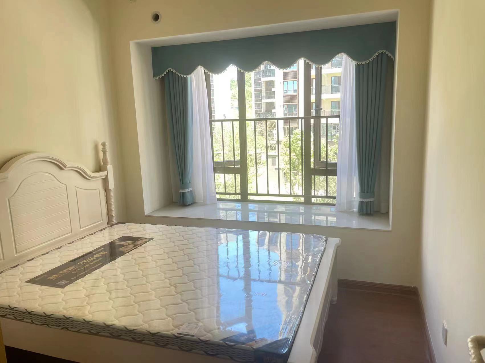 碧桂园豪园-二期  3室2厅2卫    2000.0元/月