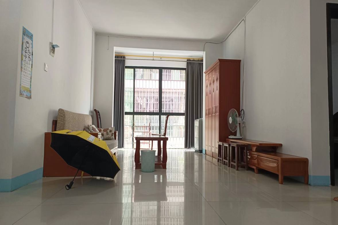 长湖小区  2室2厅1卫    1400.0元/月室内图