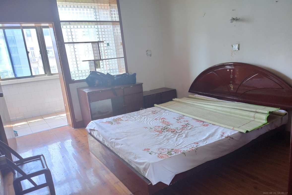 廖家冲 2室1厅1卫 650.0元/月 廖家冲 2室1厅1卫 650.0元/月室内图