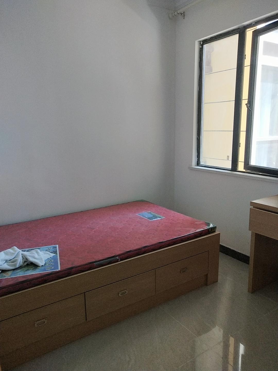 保利香槟国际  3室2厅1卫   2200.00元/月室内图