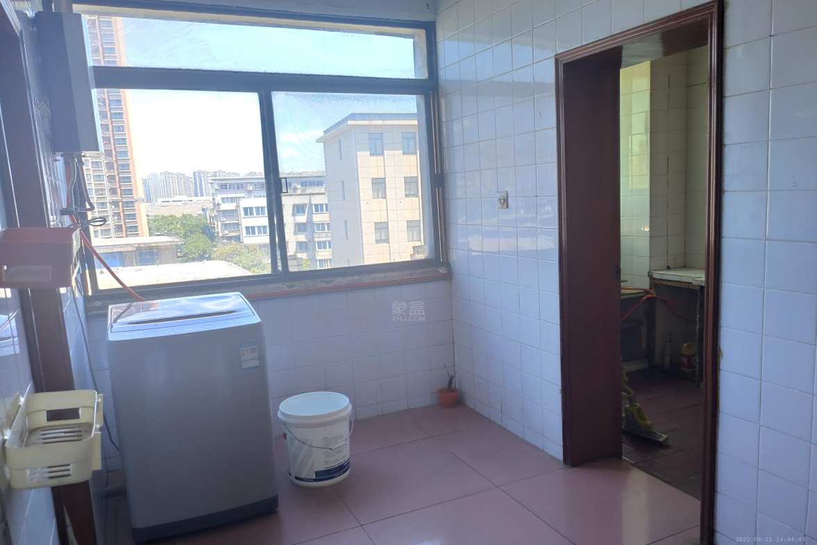 廖家冲 2室1厅1卫 650.0元/月 廖家冲 2室1厅1卫 650.0元/月室内图