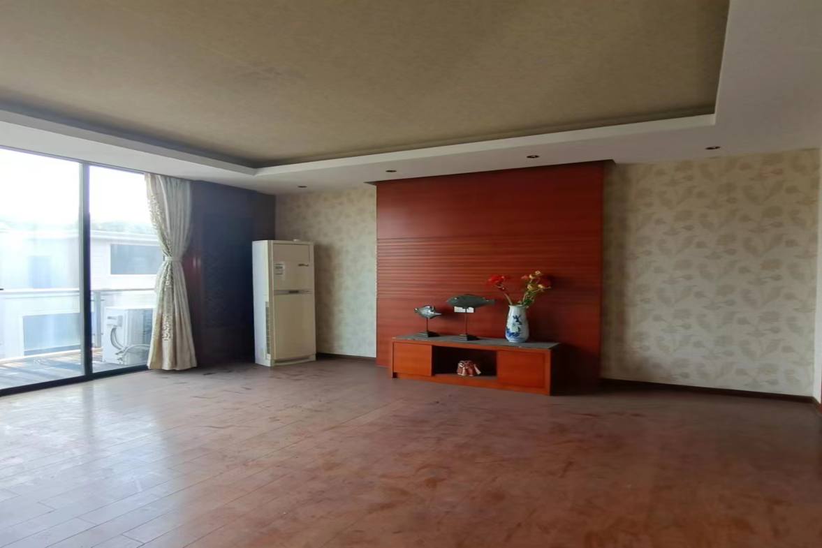 会龙山溪谷别墅  6室3厅3卫    350.0万室内图