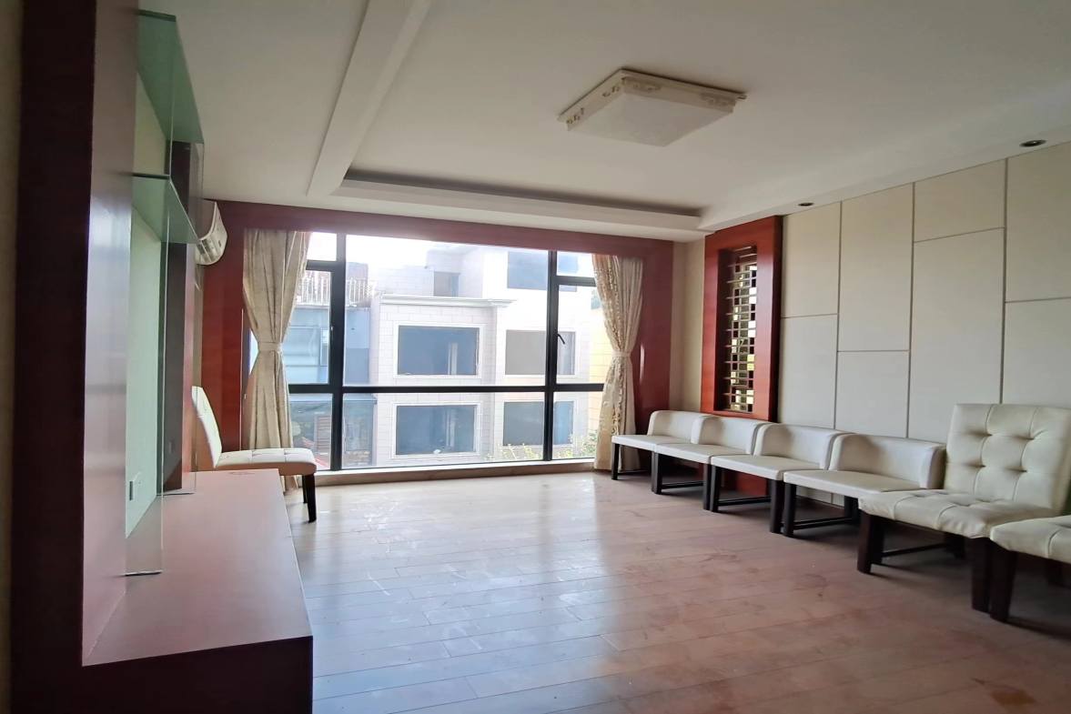 会龙山溪谷别墅  6室3厅3卫    350.0万室内图