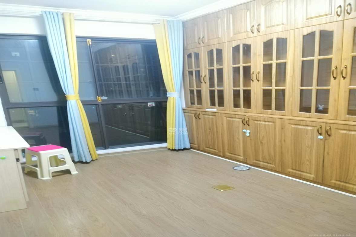 夏威夷碧水春城（碧桂园城市花园）  4室2厅2卫    3300.0元/月室内图