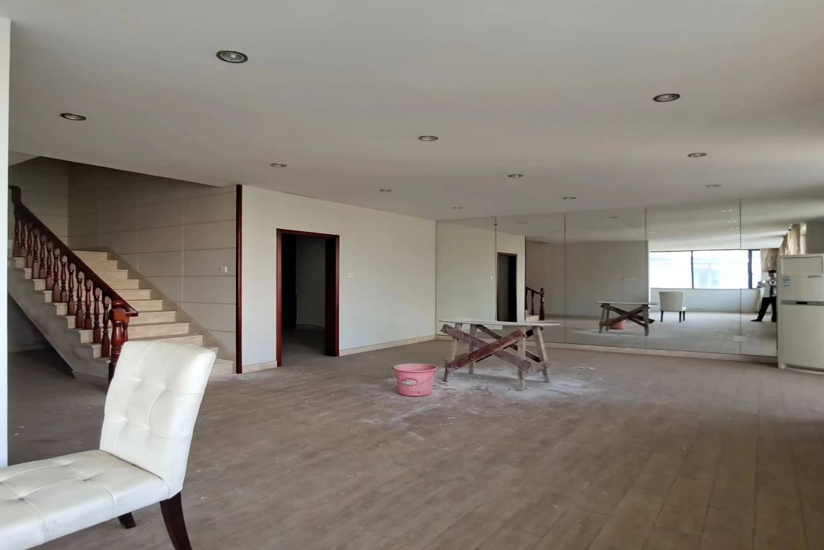 会龙山溪谷别墅  6室3厅3卫    350.0万室内图