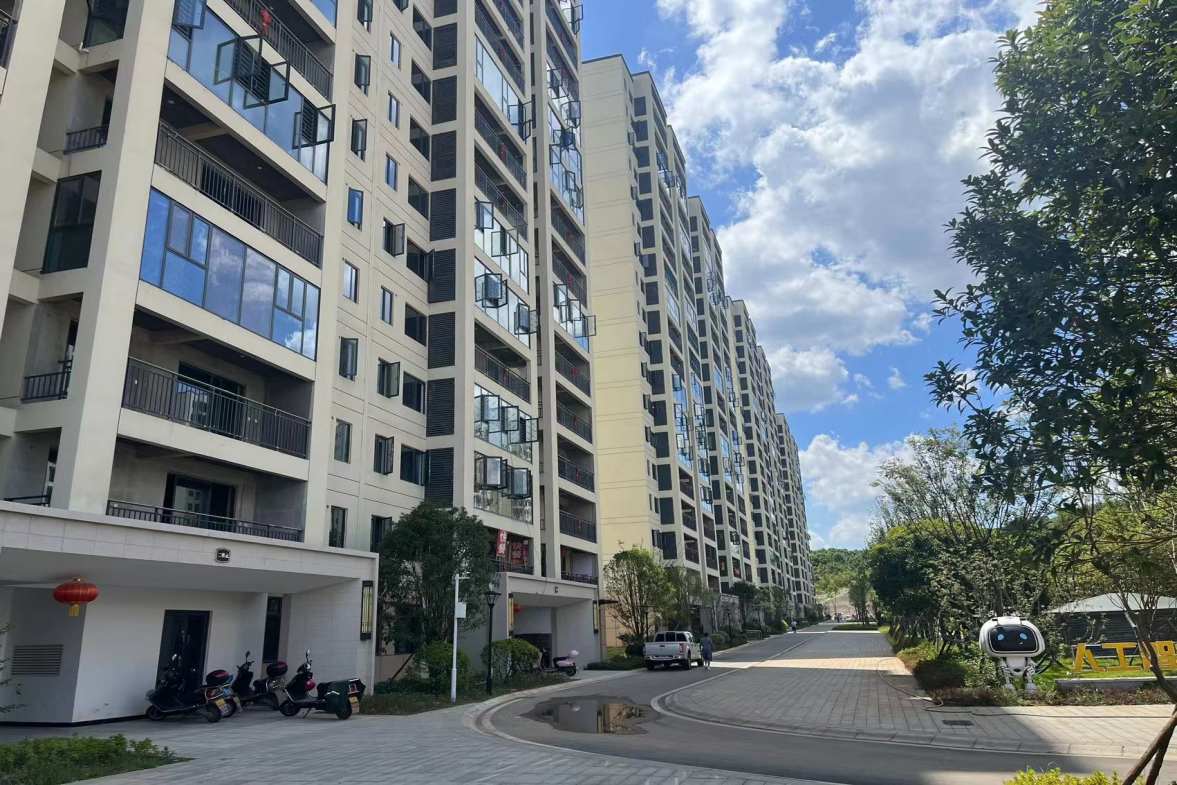 智达佳园  3室2厅2卫   2500.00元/月 智达佳园  3室2厅2卫   2500.00元/月室内图1