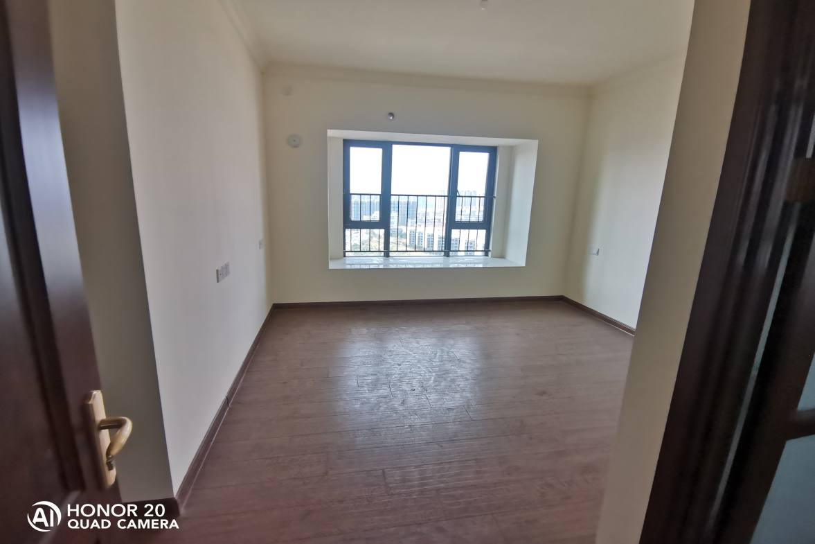 碧桂园娄星府  4室1厅2卫    105.0万客厅