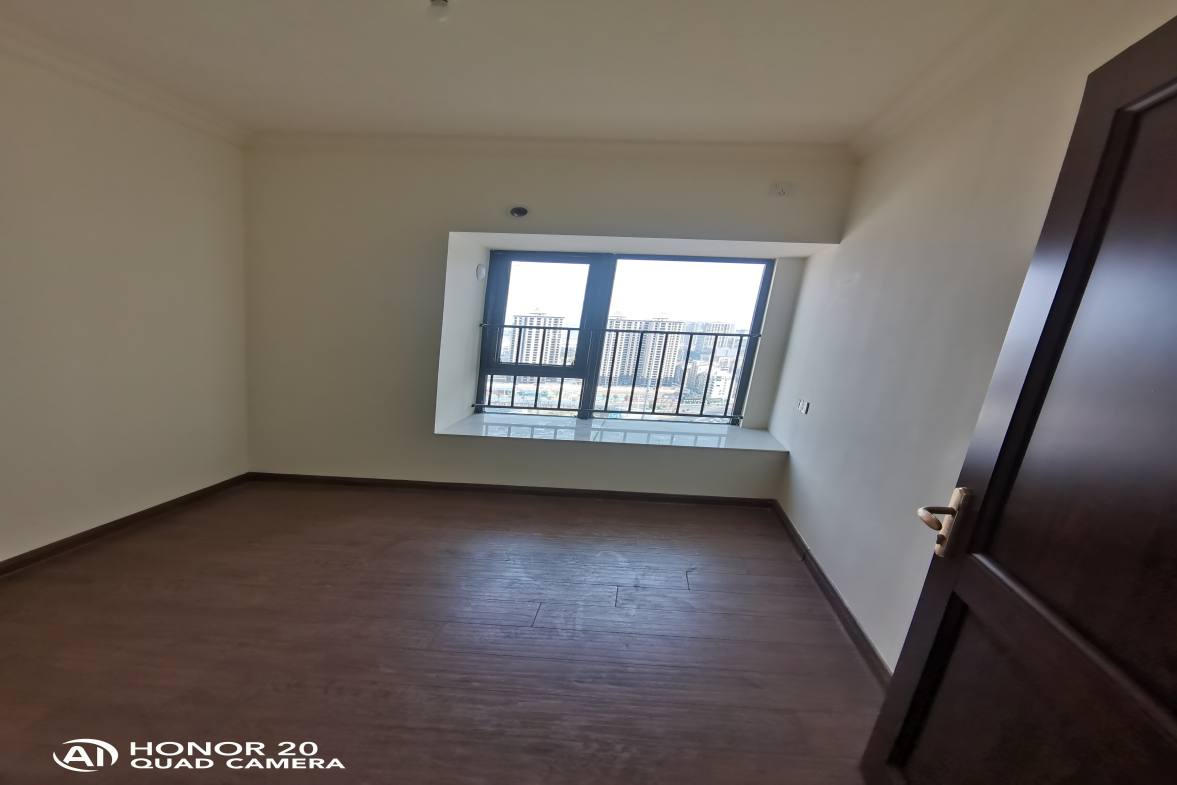 碧桂园娄星府  4室1厅2卫    105.0万客厅