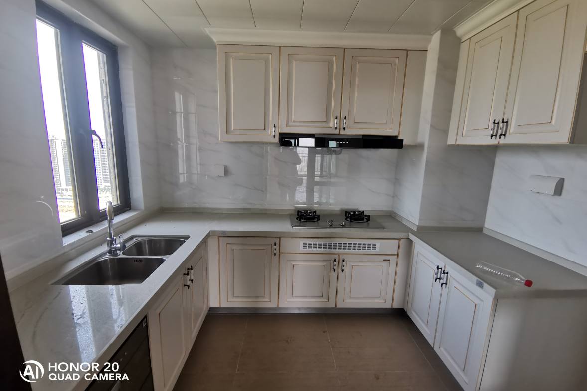 碧桂园娄星府  4室1厅2卫    105.0万客厅