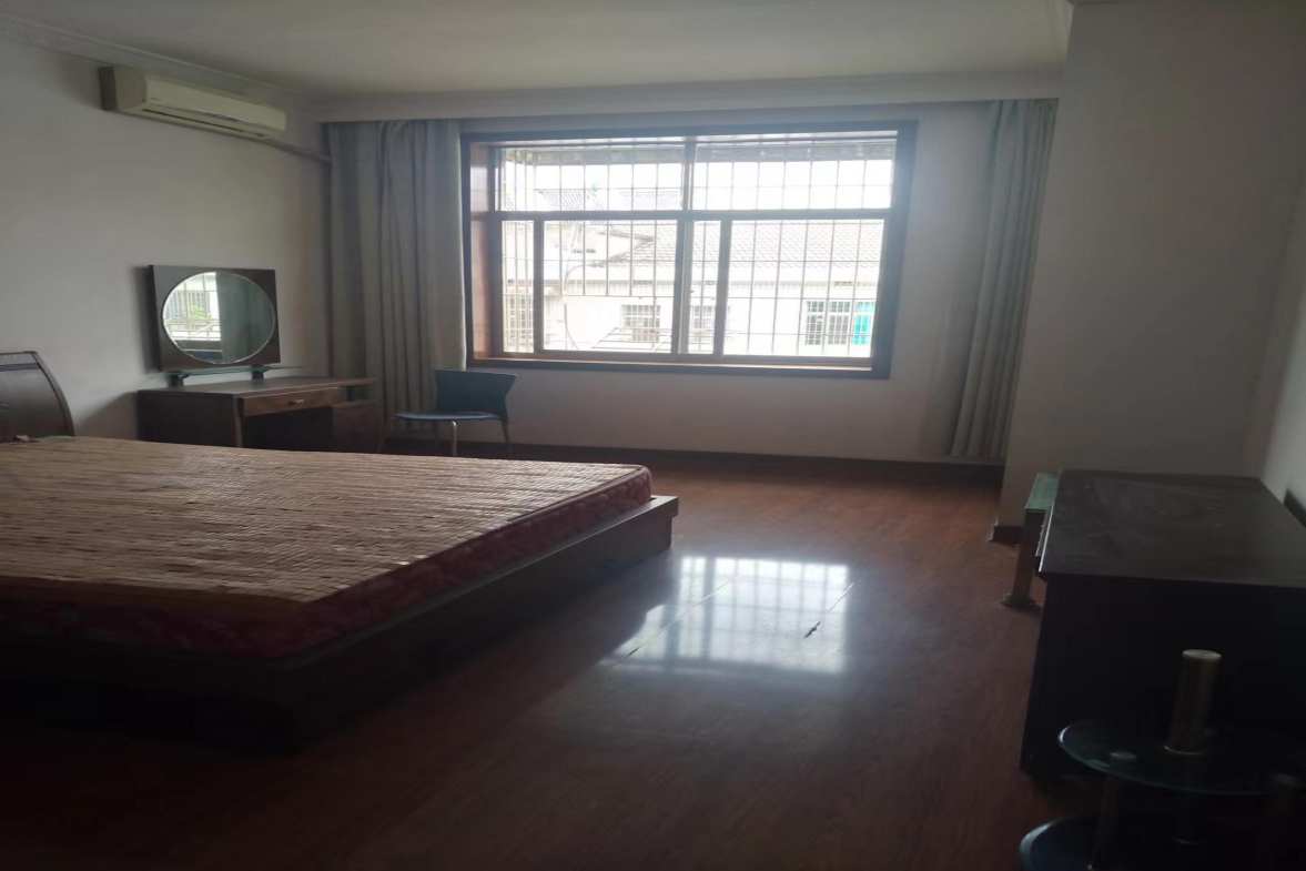 市人大政协机关大院住宅区(老市委) 3室2厅2卫 99.8万 市人大政协机关大院住宅区(老市委) 3室2厅2卫 99.8万室内图