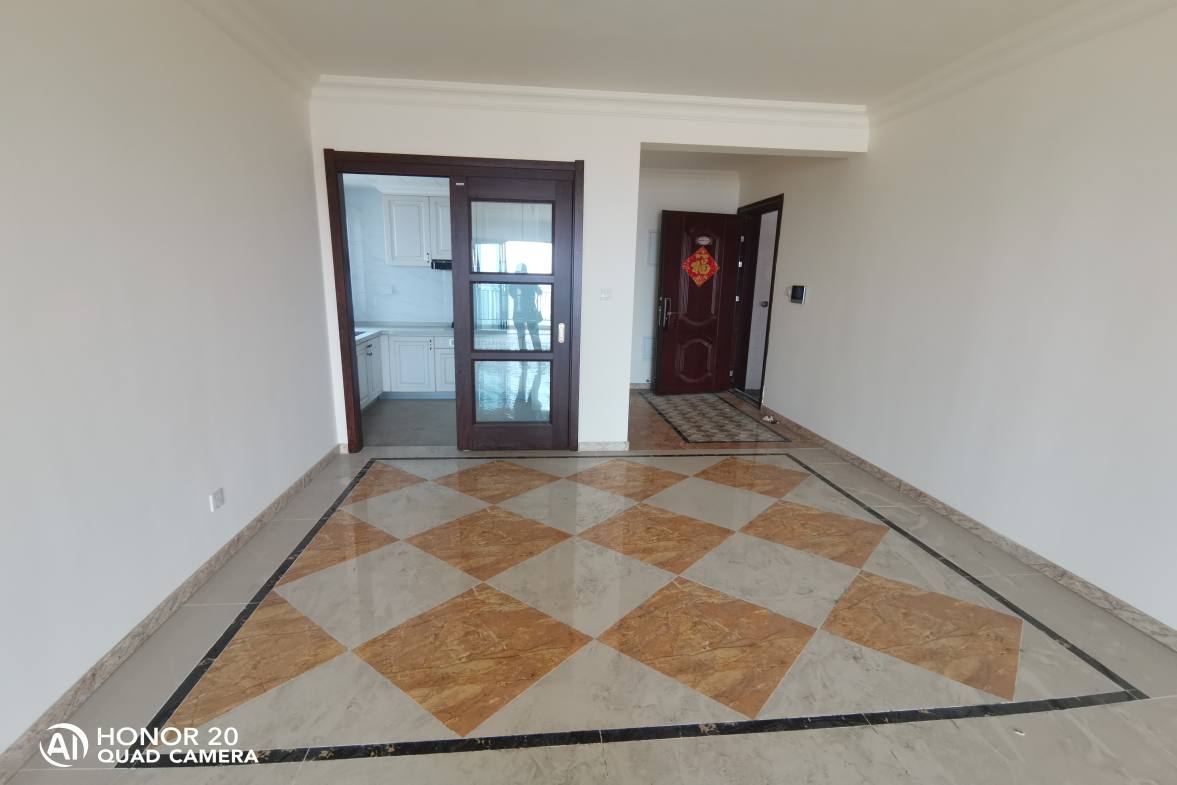 碧桂园娄星府  4室1厅2卫    105.0万客厅