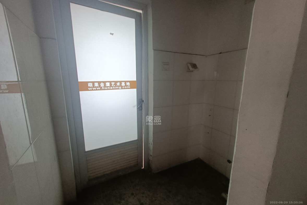 金色比华利  4室2厅2卫    2200.0元/月 金色比华利  4室2厅2卫    2200.0元/月室内图