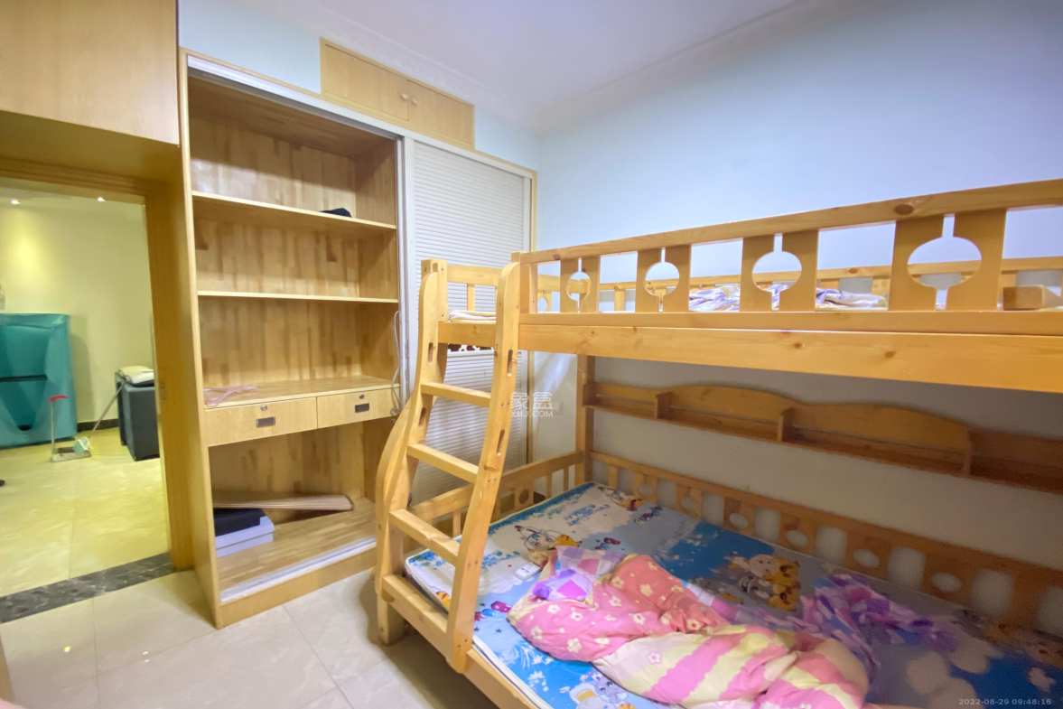 一品嘉庭  2室2厅1卫    2400.0元/月室内图