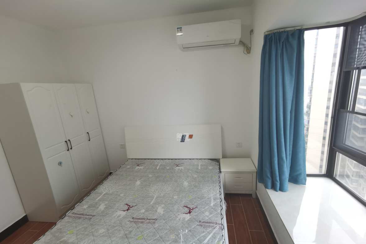 长燃润和天地（长润小区印湘江）  4室2厅2卫    2600.0元/月室内图