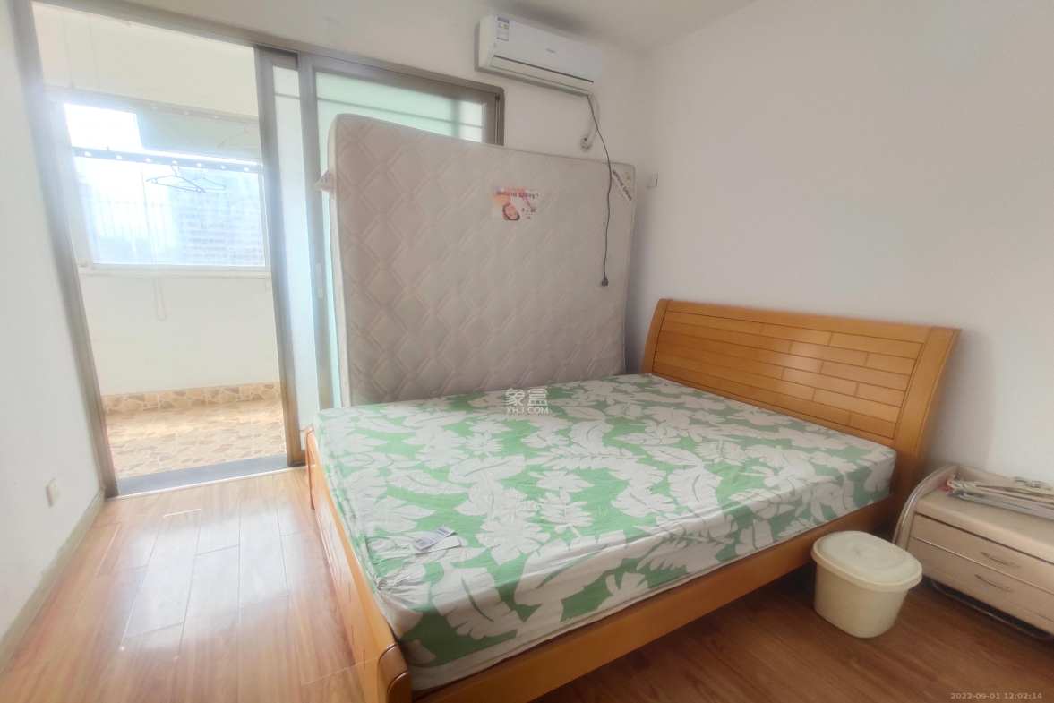 华新花苑  3室2厅2卫    2100.0元/月室内图
