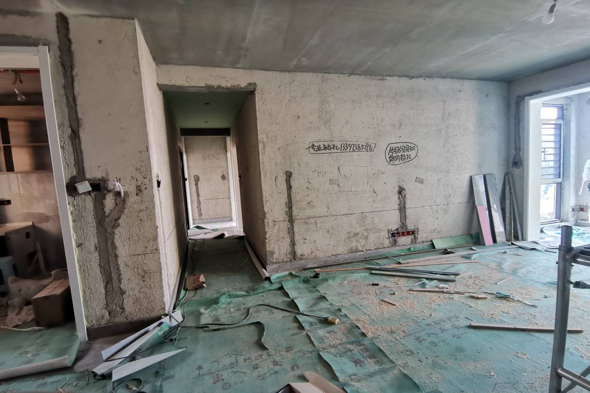 菊苑豪宅 3室2厅2卫 92.8万 菊苑豪宅 3室2厅2卫 92.8万客厅