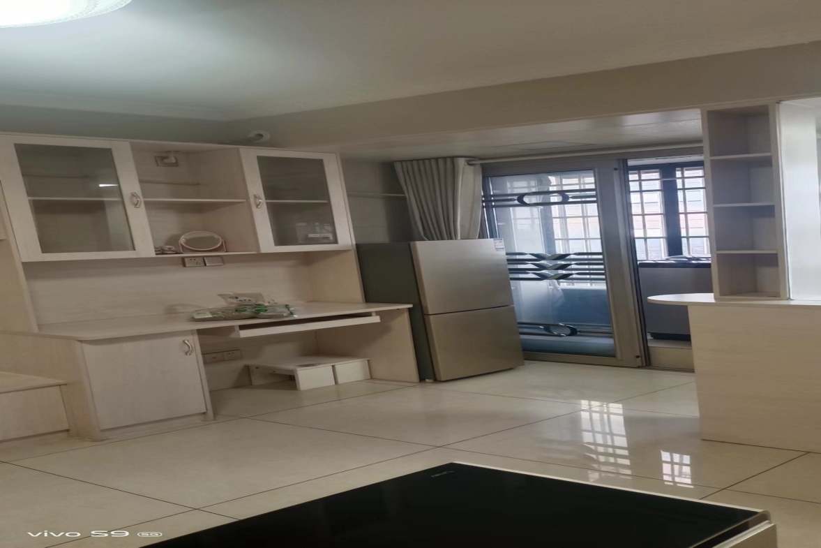 盛世时代广场  1室1厅1卫    1200.0元/月室内图1