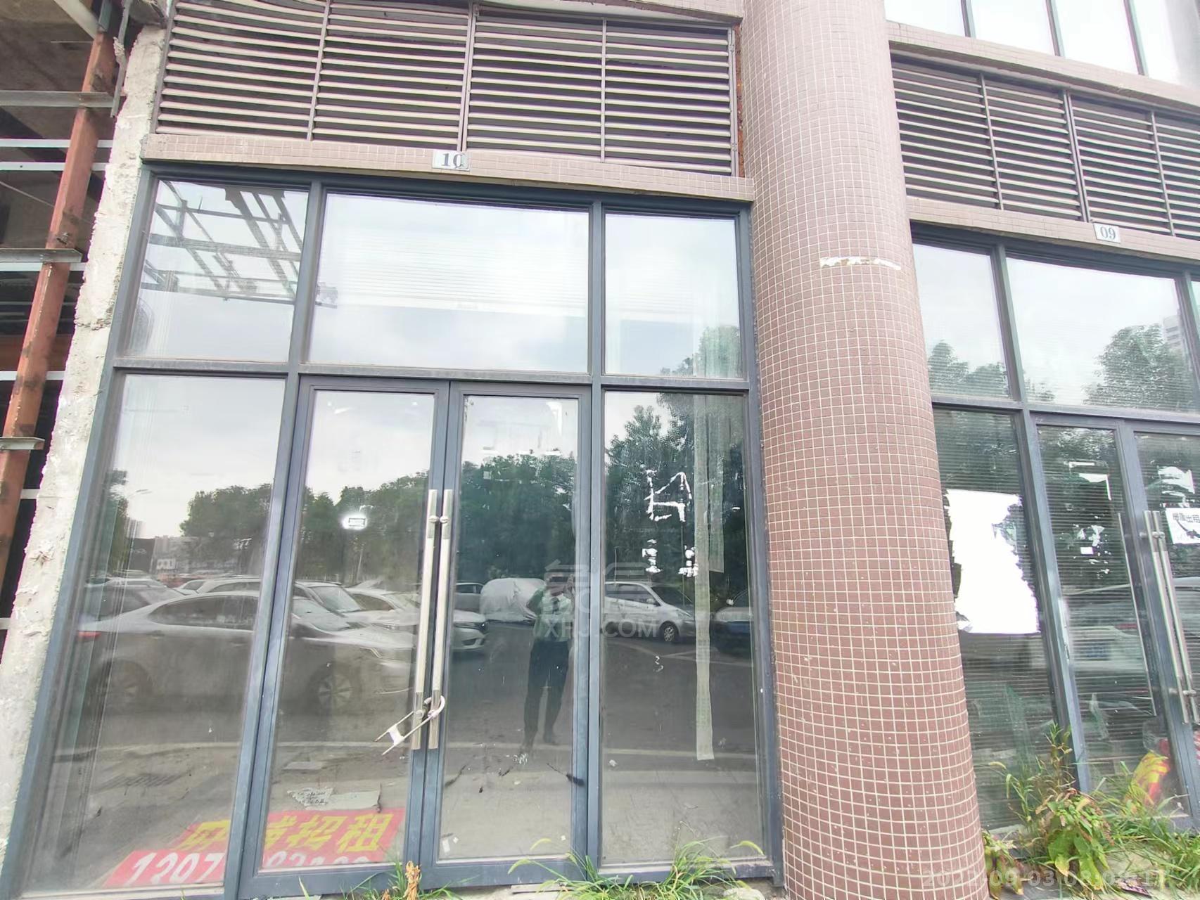 爱丁堡   80.0㎡      5000.0元/月室内图