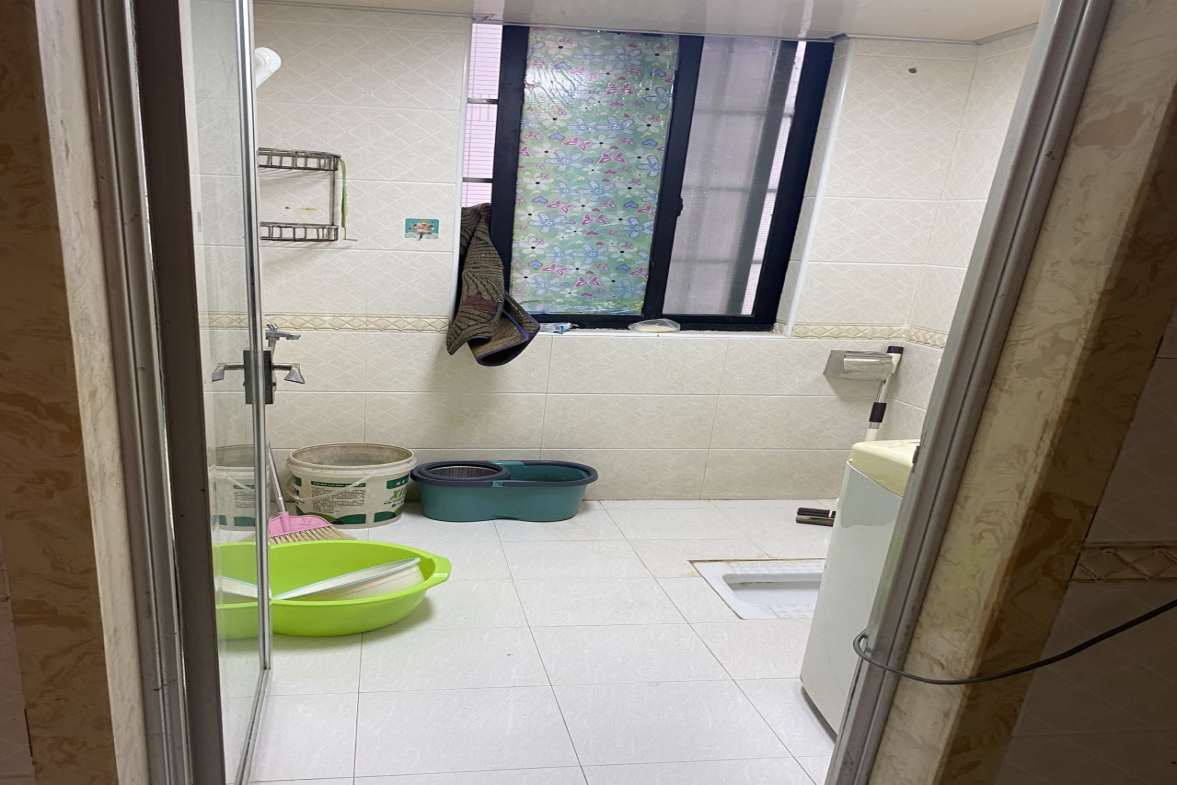 香格里拉  3室2厅2卫    2500.0元/月室内图