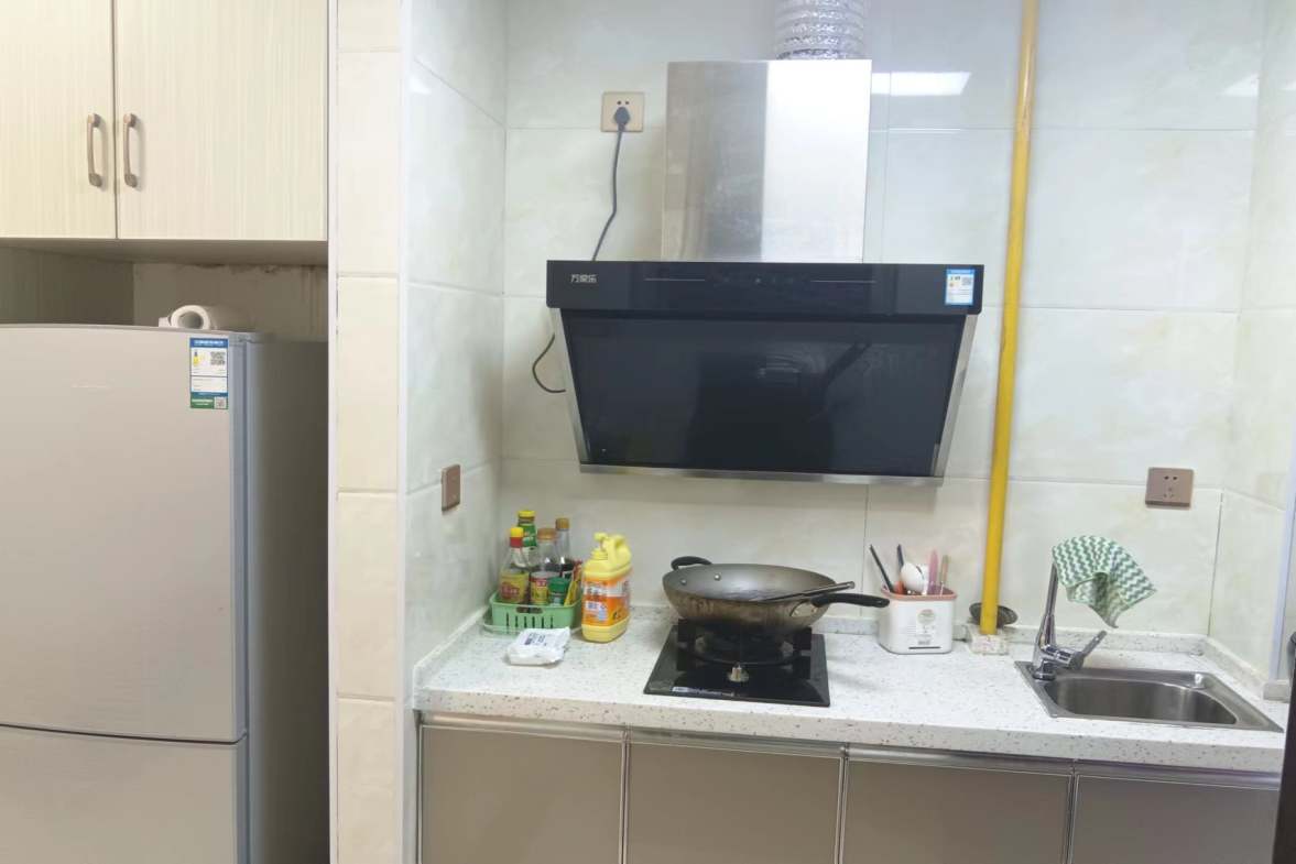 康城上品  1室1厅1卫   1000.00元/月室内图