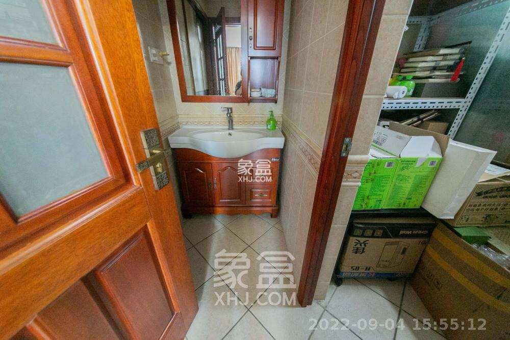 金色屋顶  3室2厅1卫    5600.0元/月室内图
