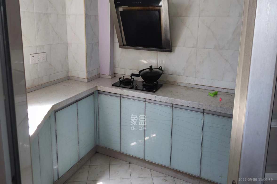 鑫科明珠  4室2厅2卫    3200.0元/月室内图