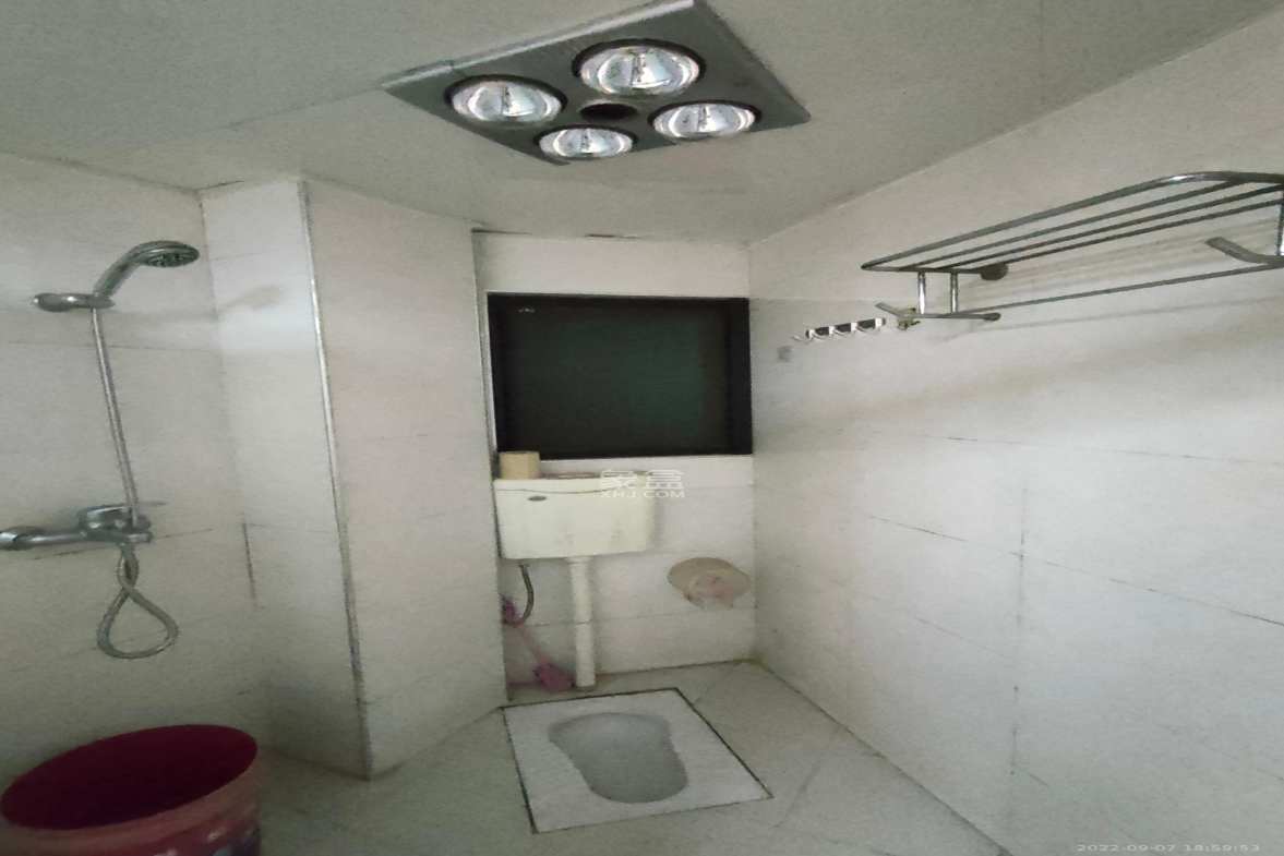 西街花园  3室3厅2卫    3300.0元/月室内图