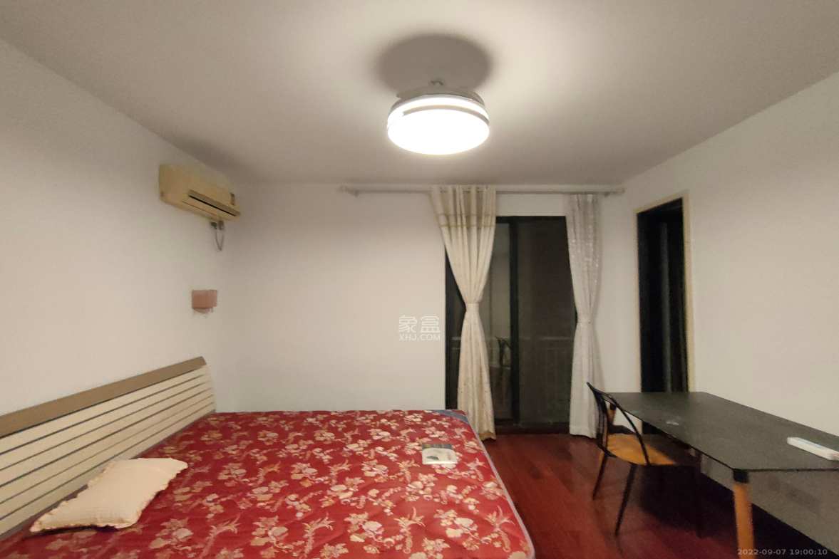 西街花园  3室3厅2卫    3300.0元/月室内图