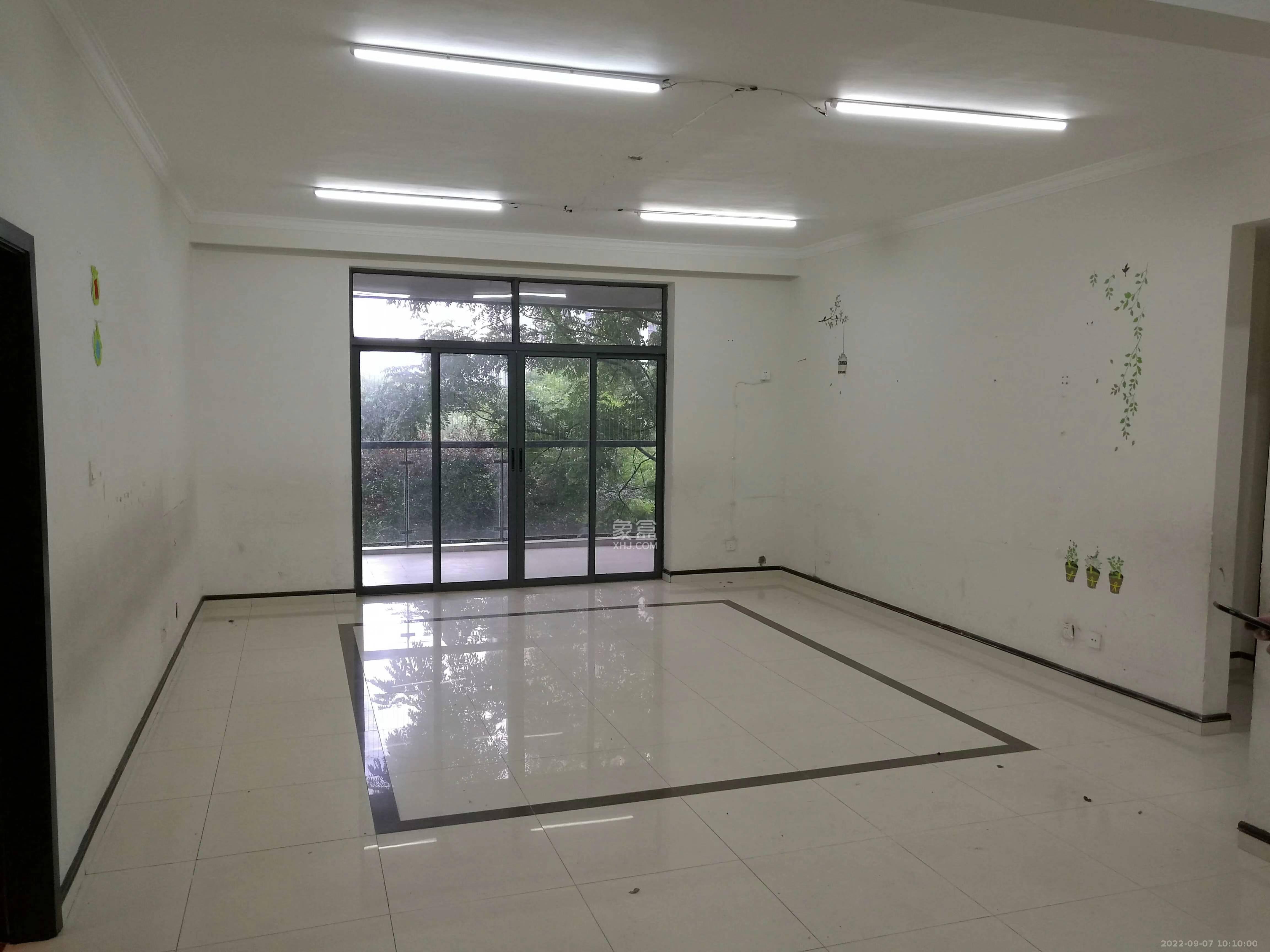 珠江花城二期扶水岸  4室2厅1卫    3000.0元/月