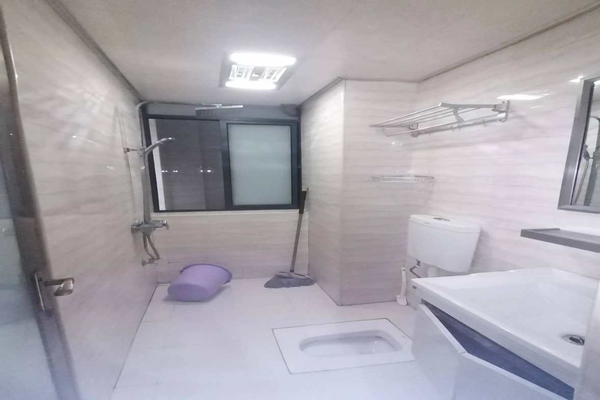 愉景湾东域  3室2厅1卫   1800.00元/月室内图