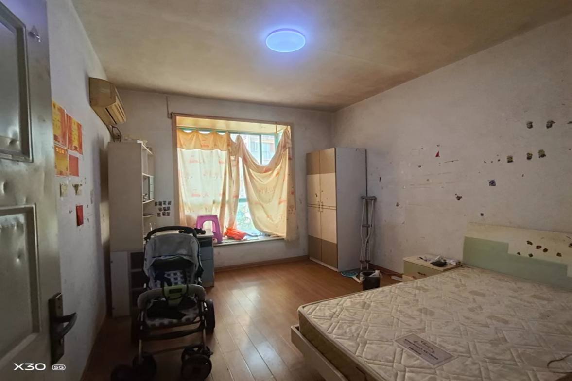 加州阳光小区(吉星阳光)  3室2厅2卫    1500.0元/月 加州阳光小区(吉星阳光)  3室2厅2卫    1500.0元/月室内图