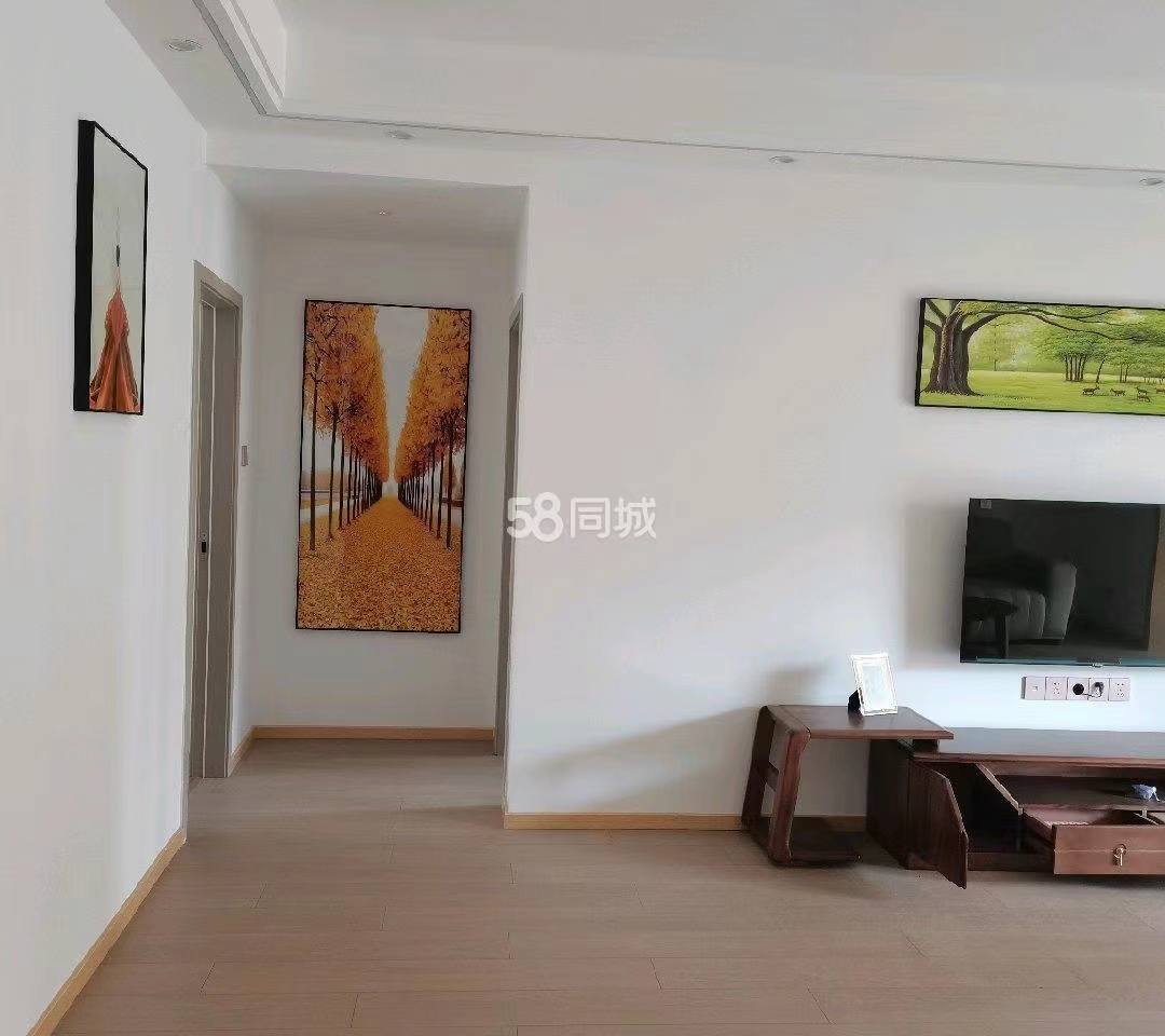 滨水翡丽城  3室2厅2卫    2300.0元/月室内图1