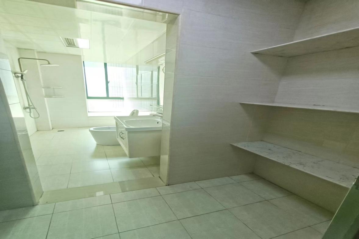 沐林美郡  4室2厅2卫   2200.00元/月室内图