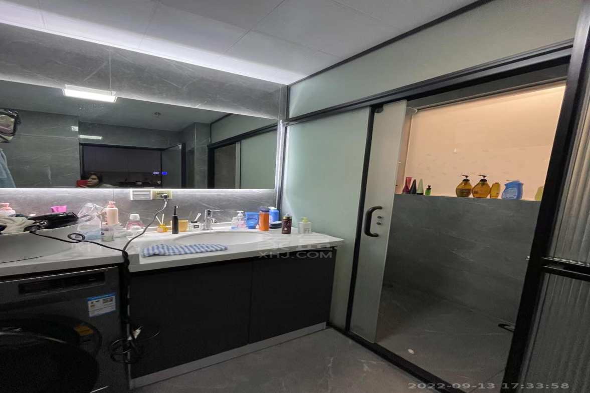 朗廷览江  1室1厅1卫    2100.0元/月室内图