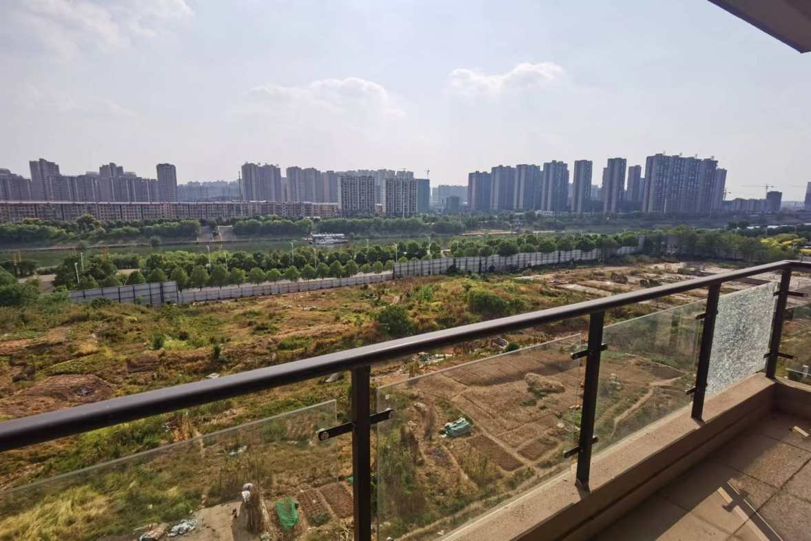 华耀碧桂园十里江湾天汇  4室2厅2卫   2800.00元/月室内图