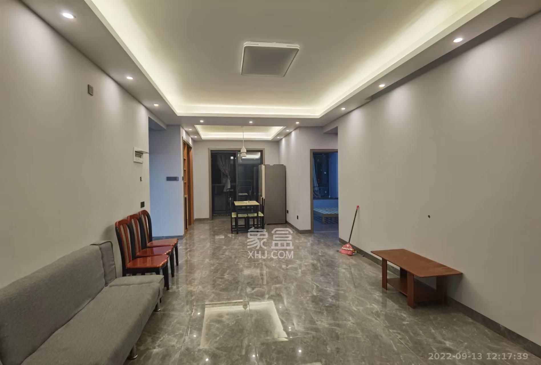 名家翡翠花园 2室2厅1卫 2100.0元/月