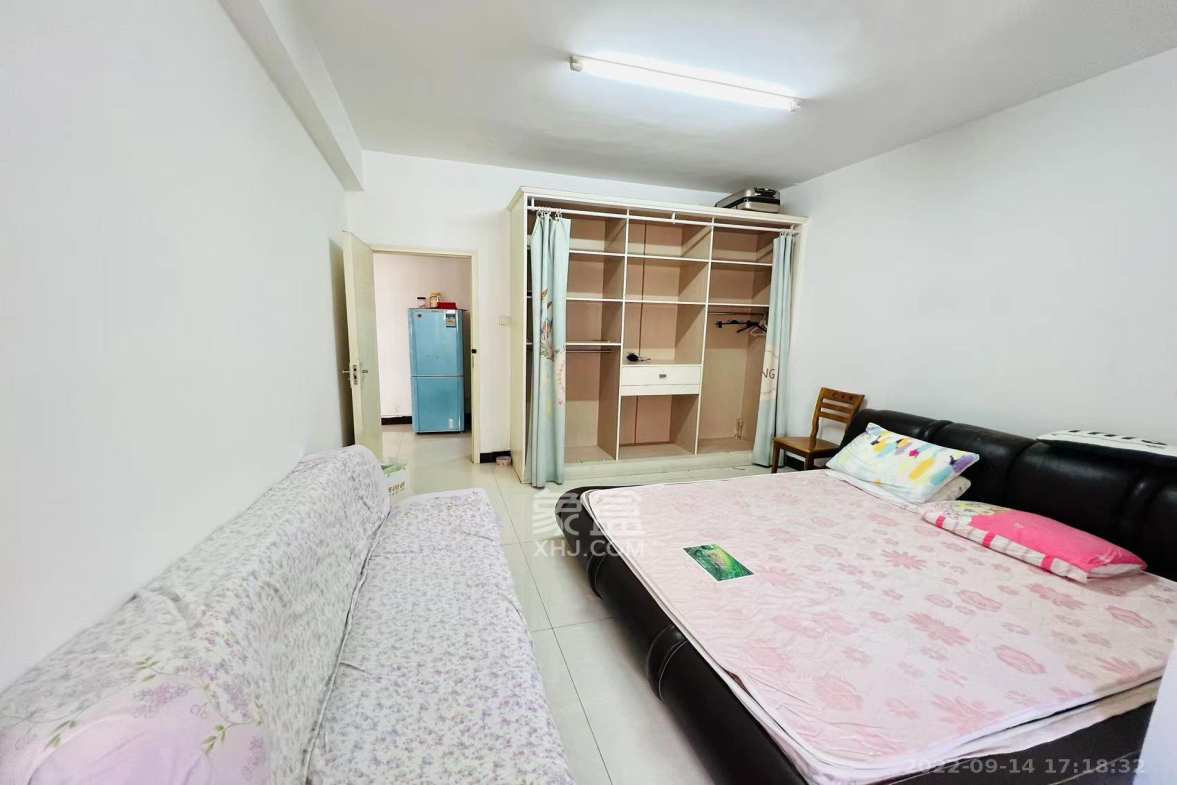 华新花苑  3室2厅2卫    2300.0元/月室内图