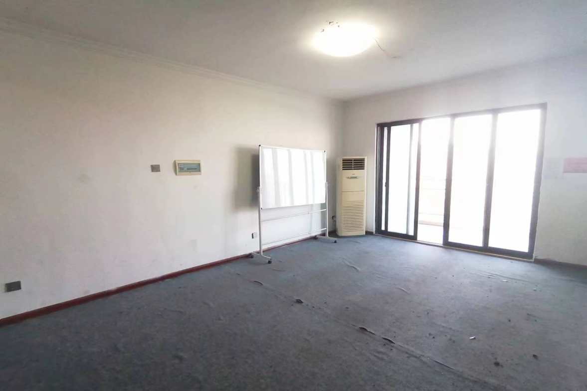 名仕华府  2室2厅1卫   1200.00元/月室内图