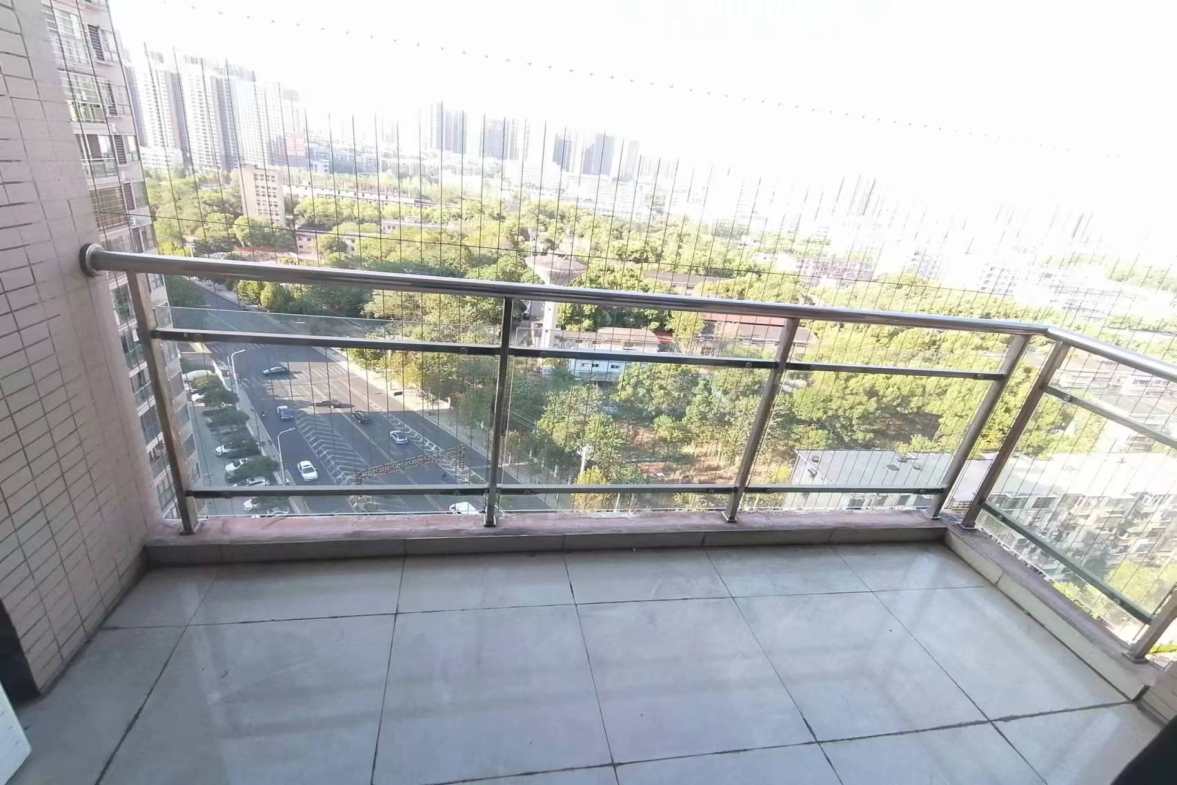 名仕华府  2室2厅1卫   1200.00元/月室内图