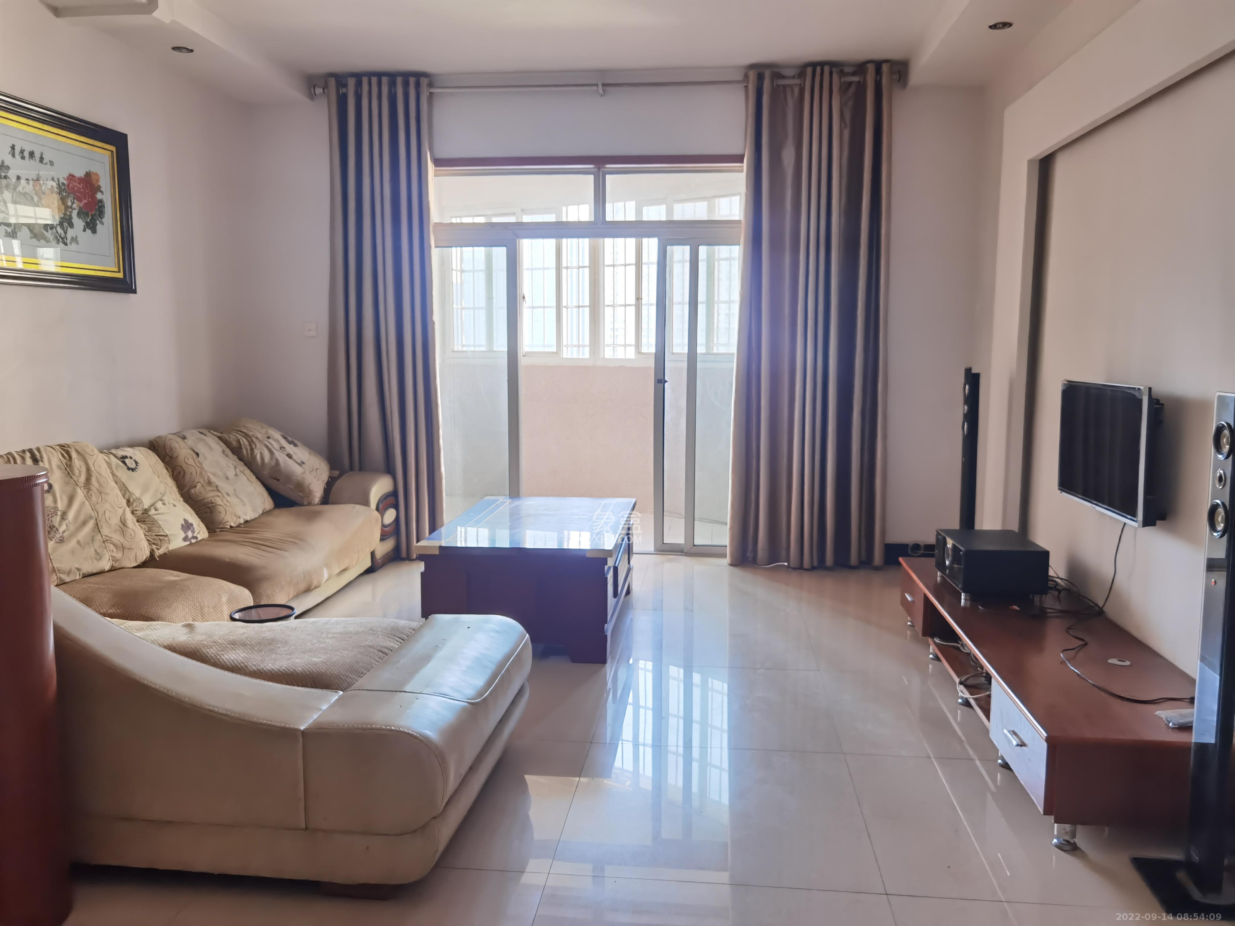 荣鑫家园 3室2厅2卫 1600.0元/月