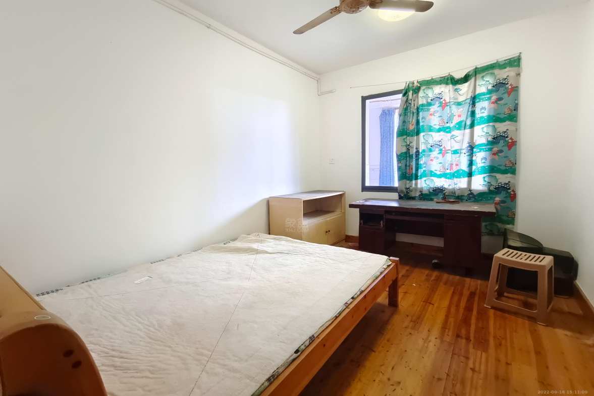 人大宿舍 3室1厅1卫 1600.0元/月 人大宿舍 3室1厅1卫 1600.0元/月室内图