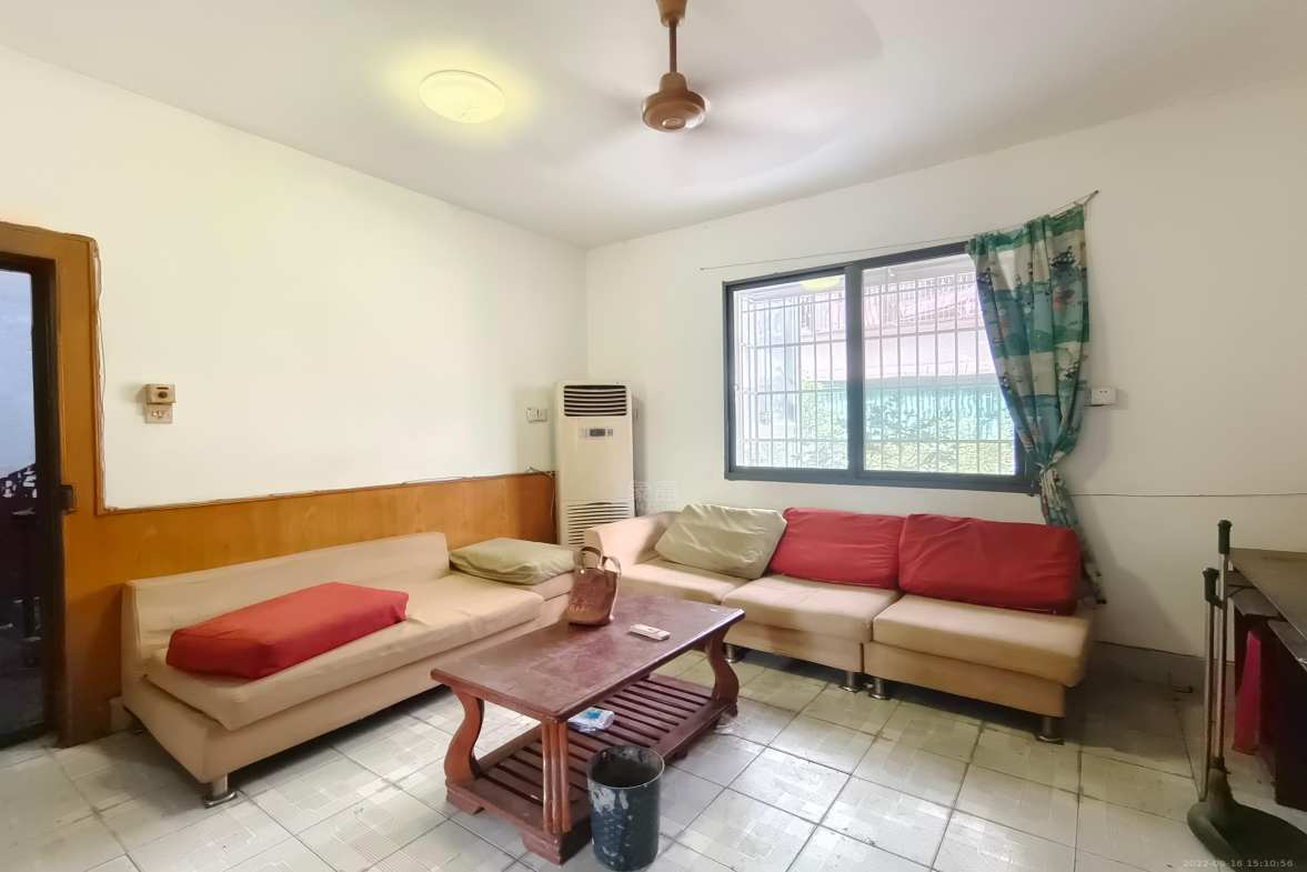 人大宿舍 3室1厅1卫 1600.0元/月 人大宿舍 3室1厅1卫 1600.0元/月室内图