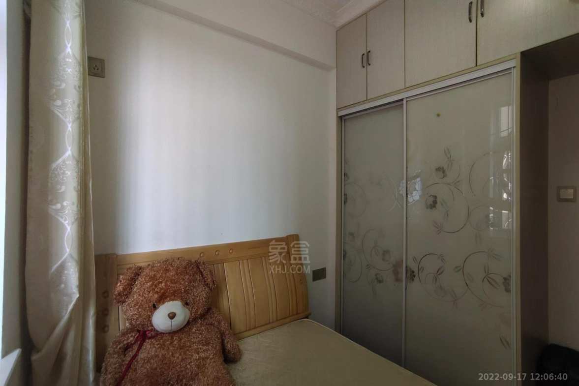 香博堡  3室2厅1卫    1600.0元/月 香博堡  3室2厅1卫    1600.0元/月室内图1