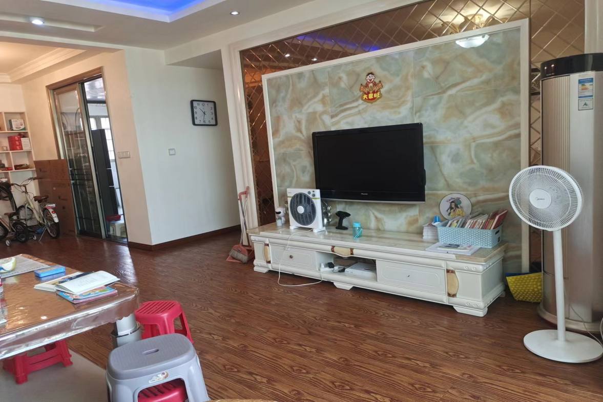 大同芙蓉 3室2厅2卫 112.0万 大同芙蓉 3室2厅2卫 112.0万室内图